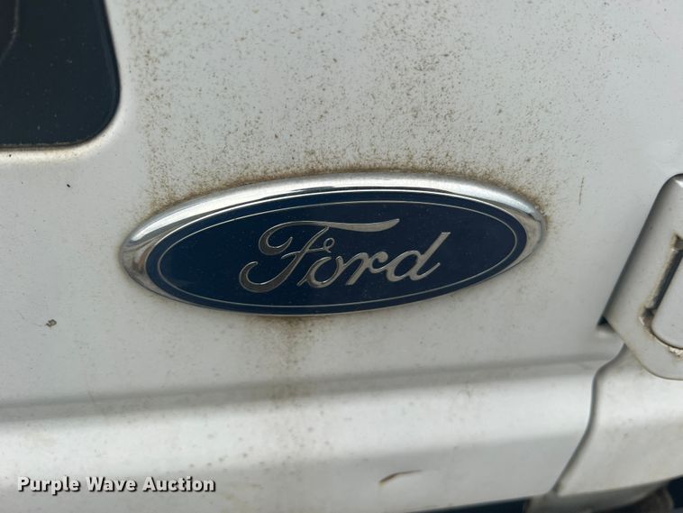 image for item KC9945 2003 Ford E250  van