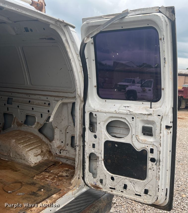 image for item KC9946 2006 Ford E250  van