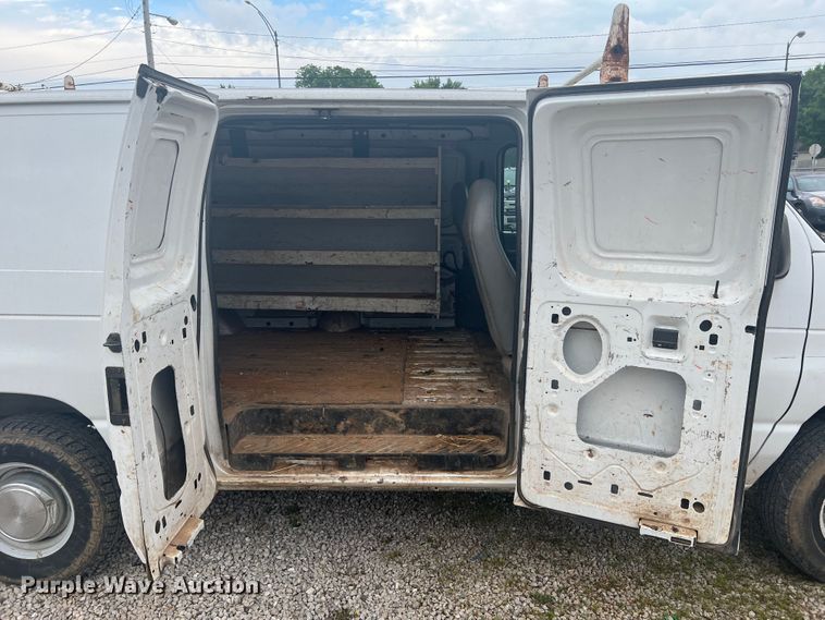 image for item KC9946 2006 Ford E250  van
