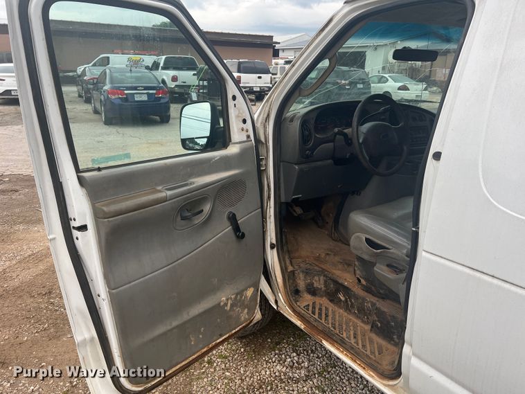 image for item KC9946 2006 Ford E250  van