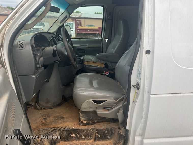image for item KC9946 2006 Ford E250  van