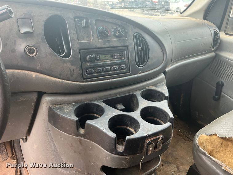 image for item KC9946 2006 Ford E250  van