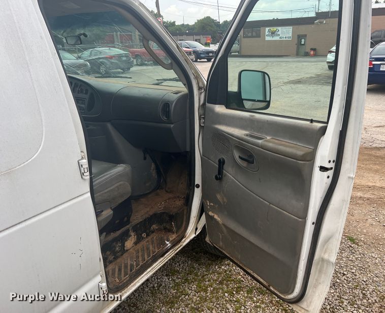 image for item KC9946 2006 Ford E250  van