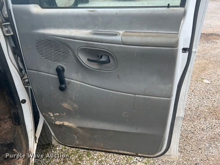 image for item KC9946 2006 Ford E250  van