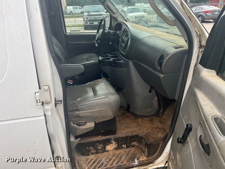 image for item KC9946 2006 Ford E250  van