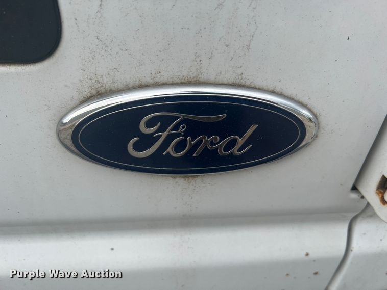 image for item KC9946 2006 Ford E250  van