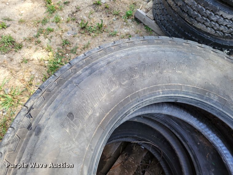 image for item KD9831 (3) Bridgestone 315/80R22.5 tires