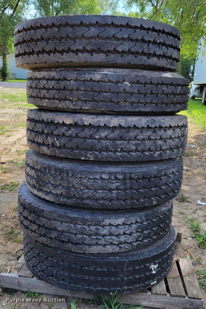 image for item KD9832 (6) Firestone 12.00R20 tires