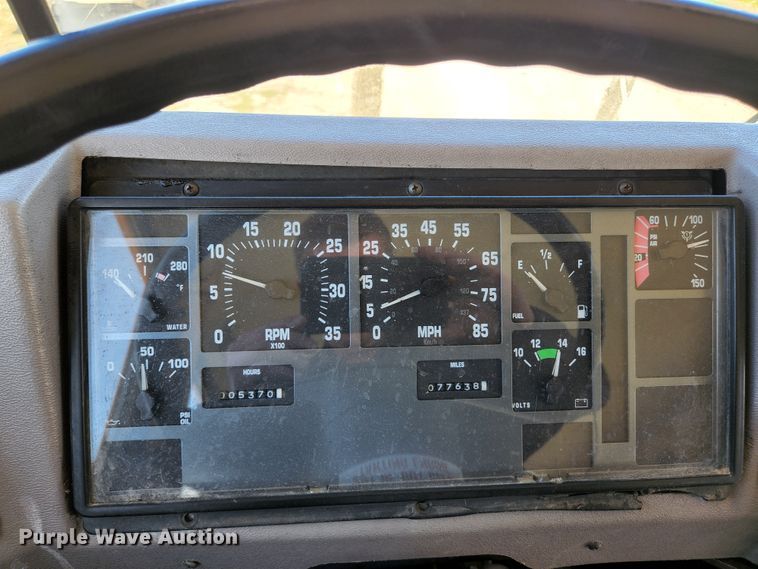 image for item KE9873 2001 International 3800 AmTran  school bus