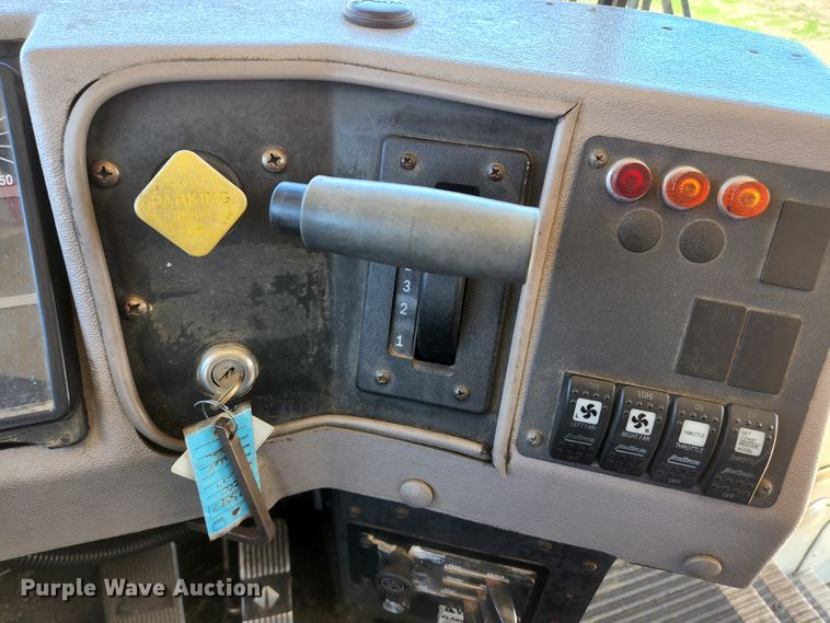 image for item KE9873 2001 International 3800 AmTran  school bus