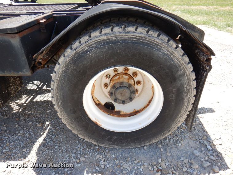 image for item KF9636 1994 Capacity TJ5000  yard truck