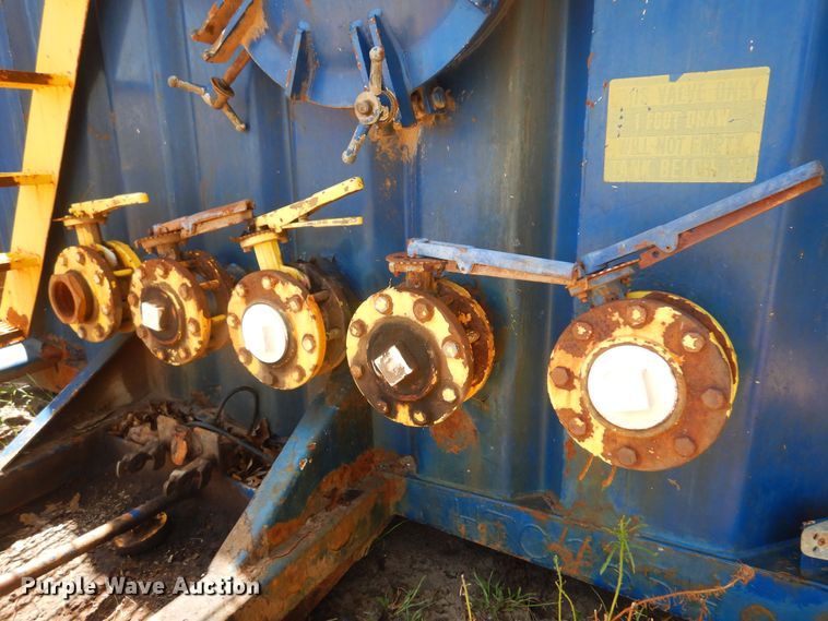 image for item KI9253 2004 Frac 500B  frac tank trailer