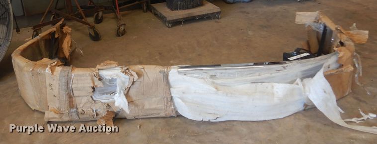 image for item KI9256 1999 Volvo  front bumper