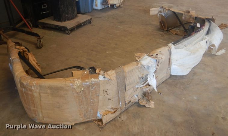 image for item KI9256 1999 Volvo  front bumper