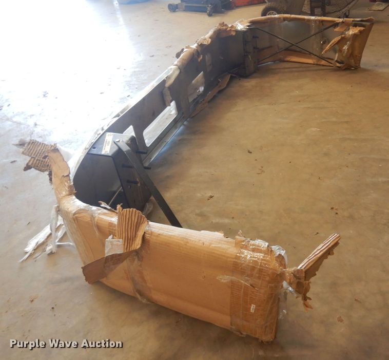 image for item KI9256 1999 Volvo  front bumper