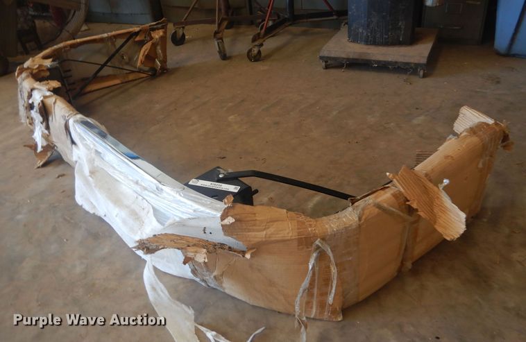 image for item KI9256 1999 Volvo  front bumper