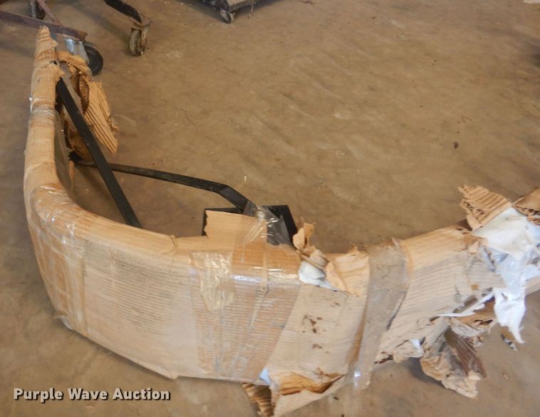 image for item KI9256 1999 Volvo  front bumper