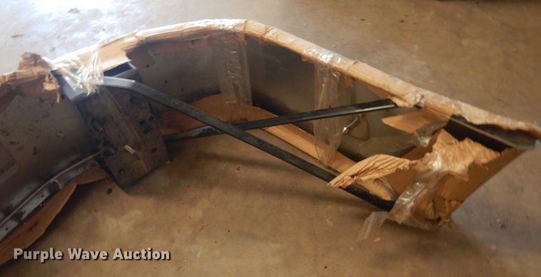 image for item KI9256 1999 Volvo  front bumper