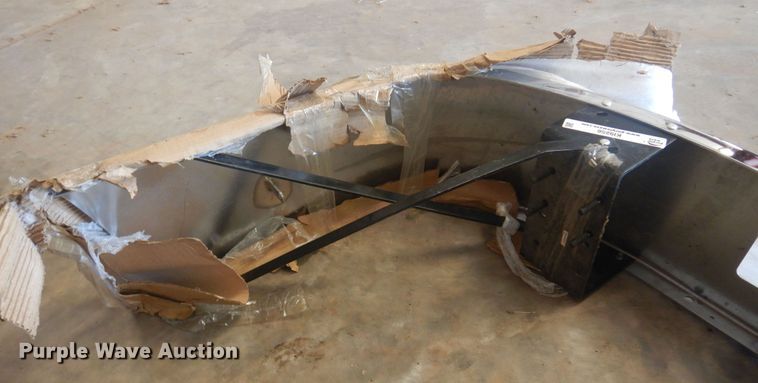 image for item KI9256 1999 Volvo  front bumper