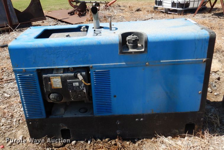 image for item KI9286 Miller Bobcat 225  welder/generator