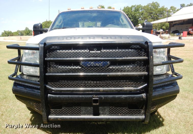 image for item KI9288 2016 Ford F550 Super Duty  flatbed truck