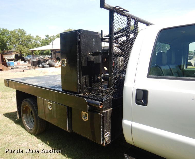 image for item KI9288 2016 Ford F550 Super Duty  flatbed truck