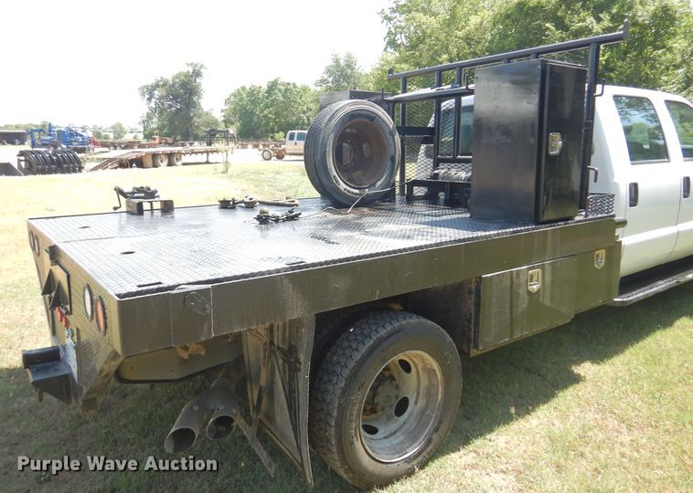 image for item KI9288 2016 Ford F550 Super Duty  flatbed truck