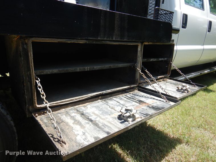 image for item KI9288 2016 Ford F550 Super Duty  flatbed truck