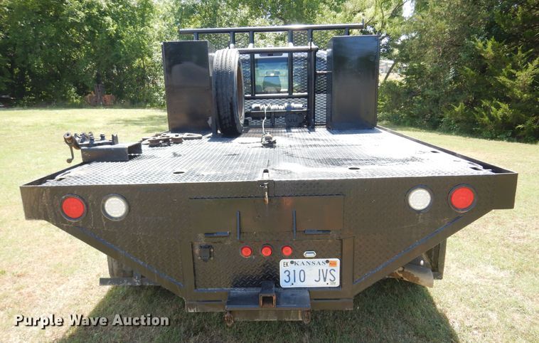 image for item KI9288 2016 Ford F550 Super Duty  flatbed truck