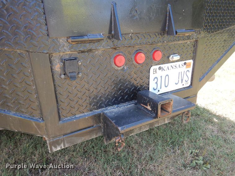 image for item KI9288 2016 Ford F550 Super Duty  flatbed truck