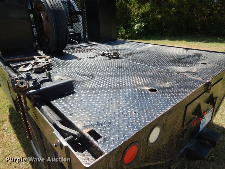 image for item KI9288 2016 Ford F550 Super Duty  flatbed truck