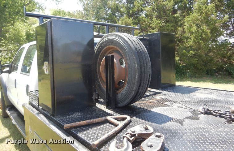 image for item KI9288 2016 Ford F550 Super Duty  flatbed truck