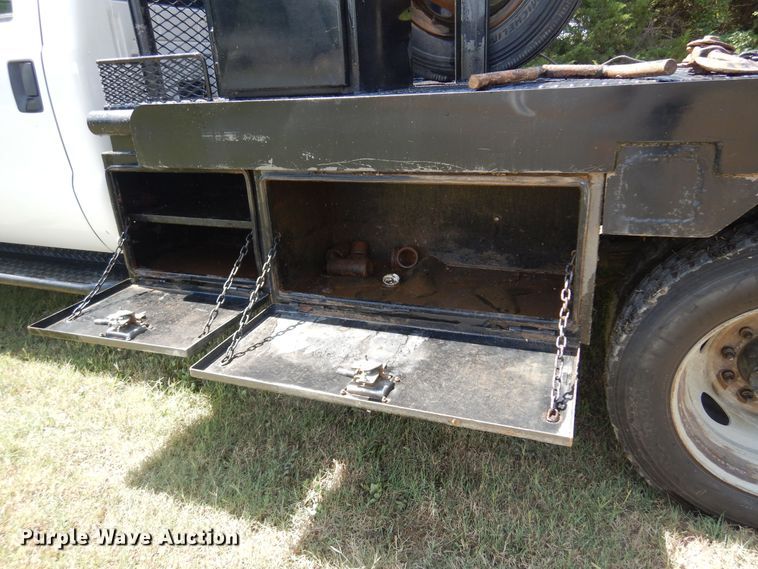 image for item KI9288 2016 Ford F550 Super Duty  flatbed truck