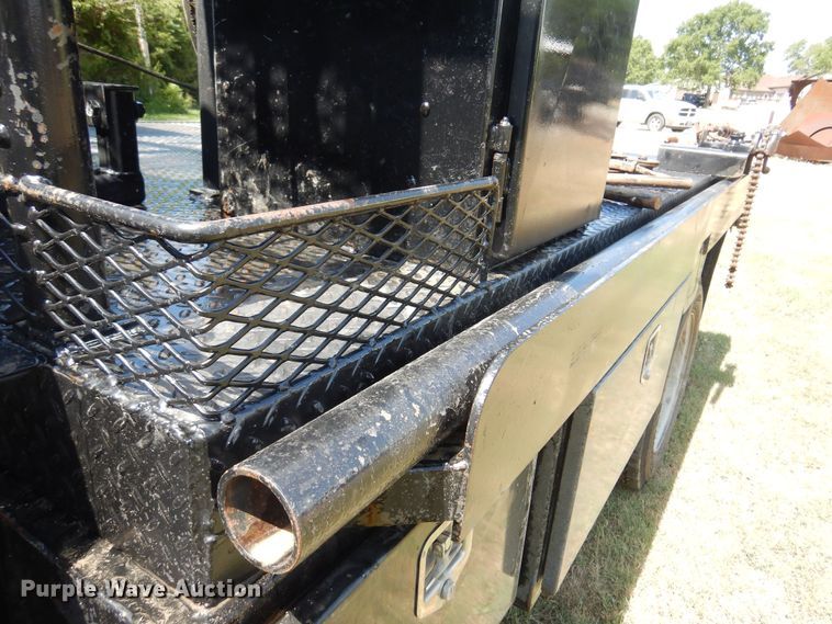 image for item KI9288 2016 Ford F550 Super Duty  flatbed truck