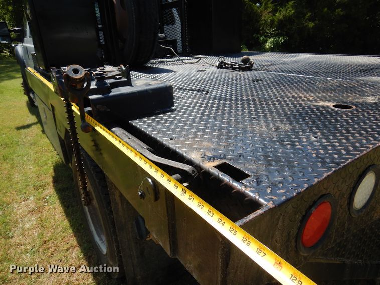 image for item KI9288 2016 Ford F550 Super Duty  flatbed truck