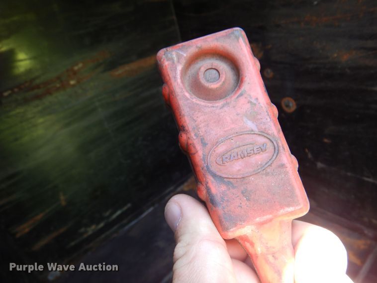 image for item KI9288 2016 Ford F550 Super Duty  flatbed truck