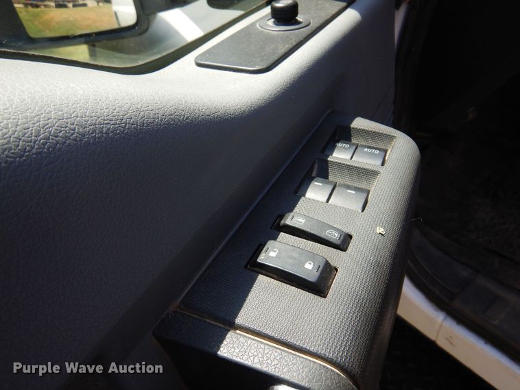 image for item KI9288 2016 Ford F550 Super Duty  flatbed truck