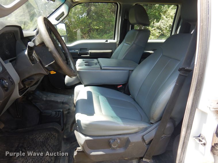 image for item KI9288 2016 Ford F550 Super Duty  flatbed truck