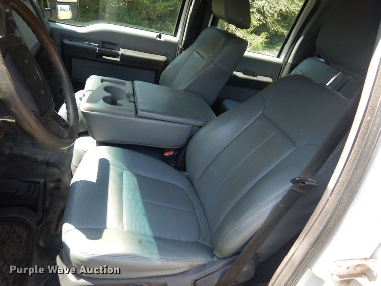 image for item KI9288 2016 Ford F550 Super Duty  flatbed truck