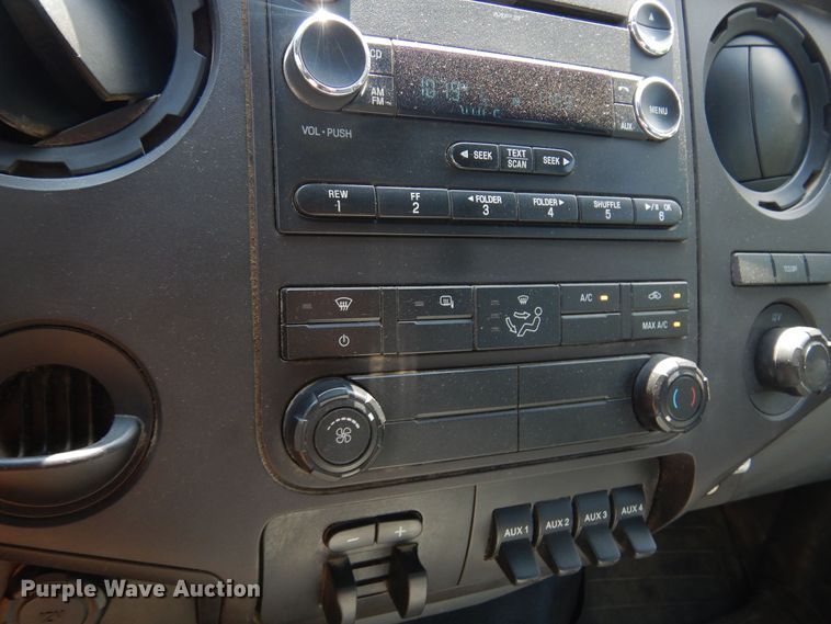 image for item KI9288 2016 Ford F550 Super Duty  flatbed truck