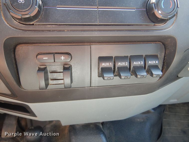 image for item KI9288 2016 Ford F550 Super Duty  flatbed truck