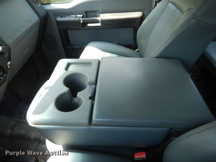 image for item KI9288 2016 Ford F550 Super Duty  flatbed truck