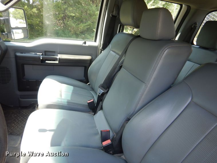 image for item KI9288 2016 Ford F550 Super Duty  flatbed truck