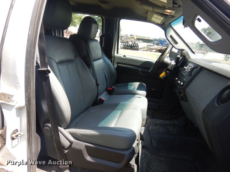 image for item KI9288 2016 Ford F550 Super Duty  flatbed truck