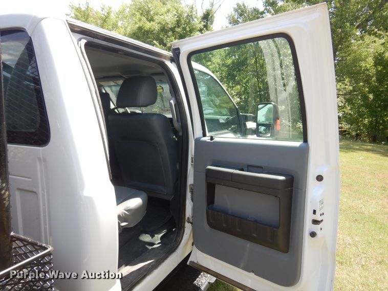 image for item KI9288 2016 Ford F550 Super Duty  flatbed truck