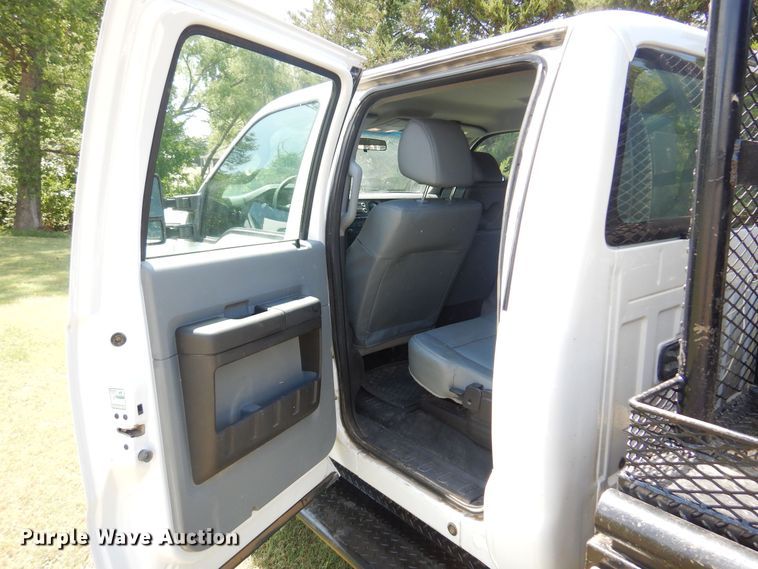 image for item KI9288 2016 Ford F550 Super Duty  flatbed truck