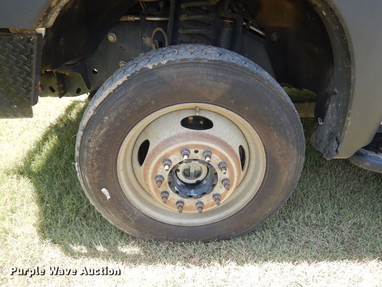 image for item KI9288 2016 Ford F550 Super Duty  flatbed truck