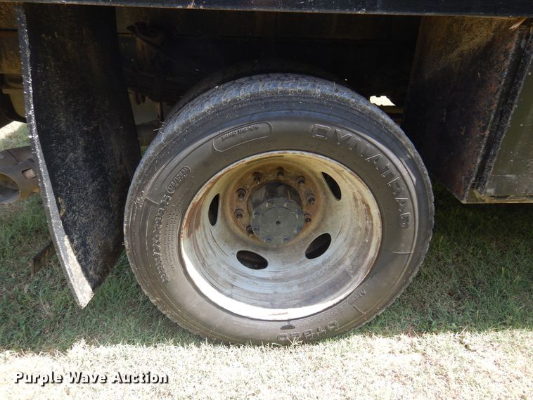 image for item KI9288 2016 Ford F550 Super Duty  flatbed truck