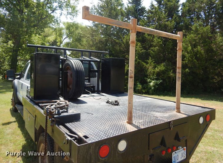 image for item KI9288 2016 Ford F550 Super Duty  flatbed truck