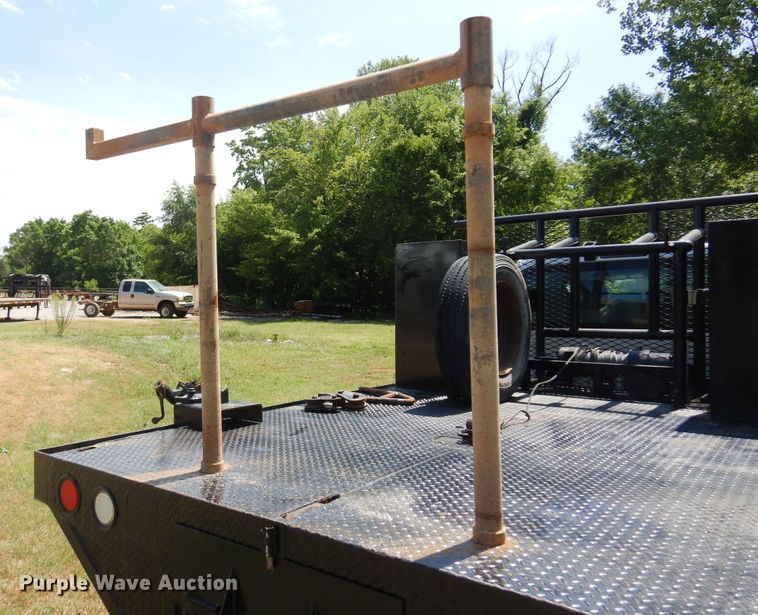 image for item KI9288 2016 Ford F550 Super Duty  flatbed truck